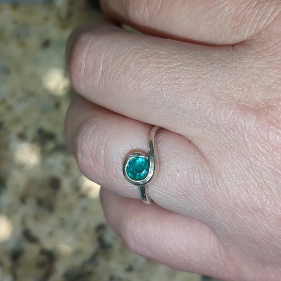 COPY - Silpada sterling silver emerald ring size 5 - Picture 10 of 10